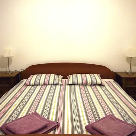 Semesterbostad House Sara