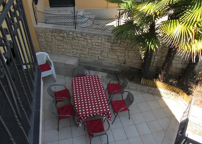 Holiday House Sara بيت للعطل