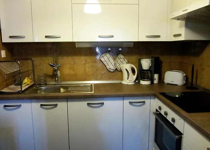 Holiday House Sara بيت للعطل أوباتيا