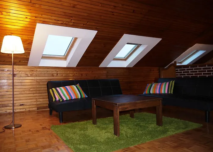 Holiday House Sara بيت للعطل أوباتيا