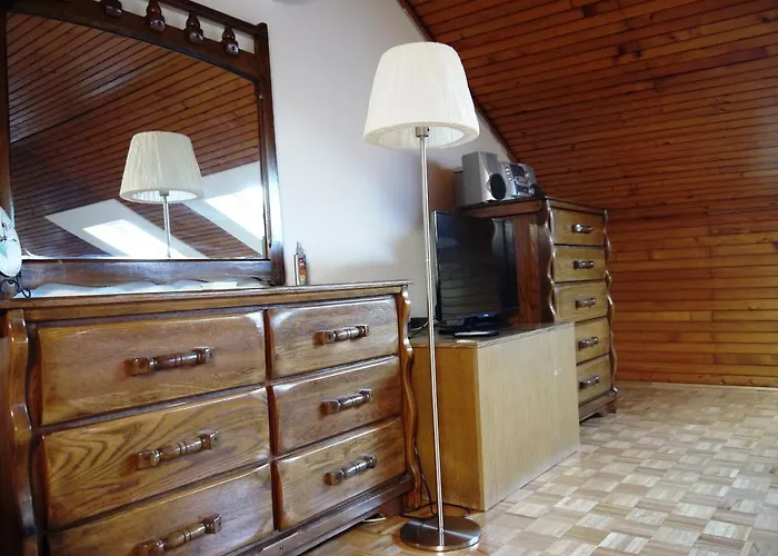 Holiday House Sara *