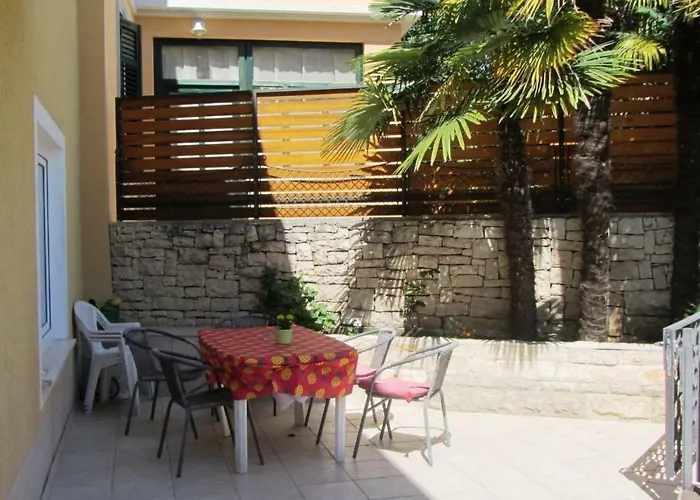 Holiday House Sara بيت للعطل *