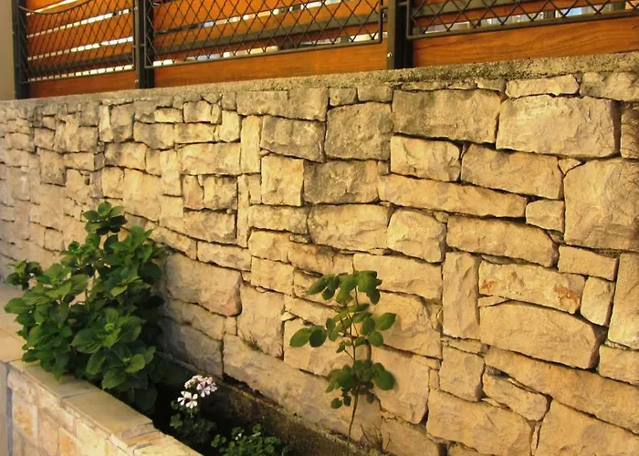 Holiday House Sara *