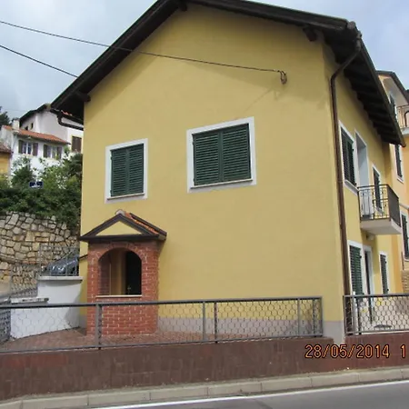 בית נופש House Sara *