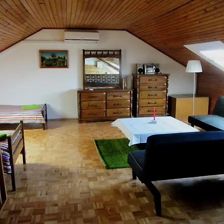 בית נופש House Sara