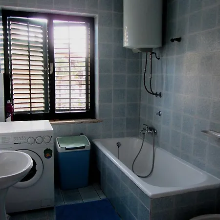 House Sara בית נופש