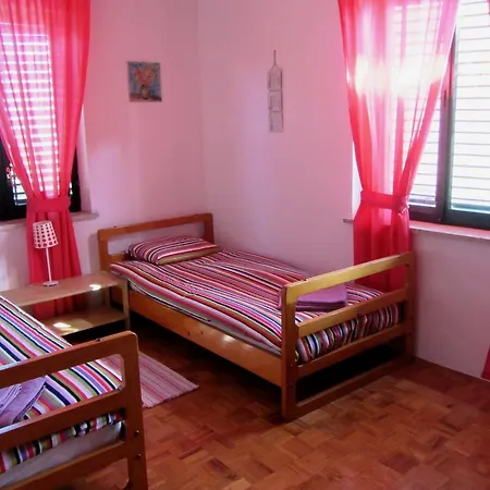 בית נופש House Sara