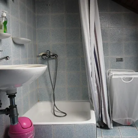 House Sara * אופטיה