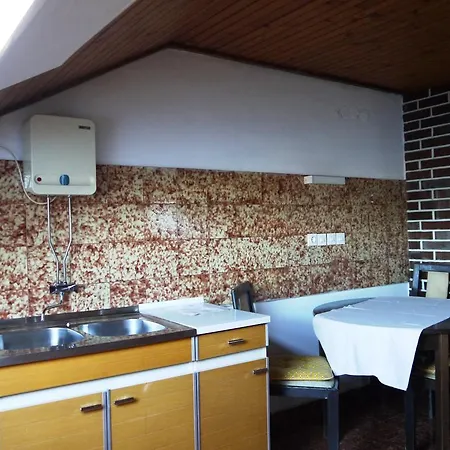 House Sara בית נופש אופטיה