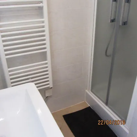 House Sara אופטיה