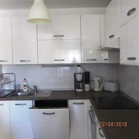 בית נופש House Sara *